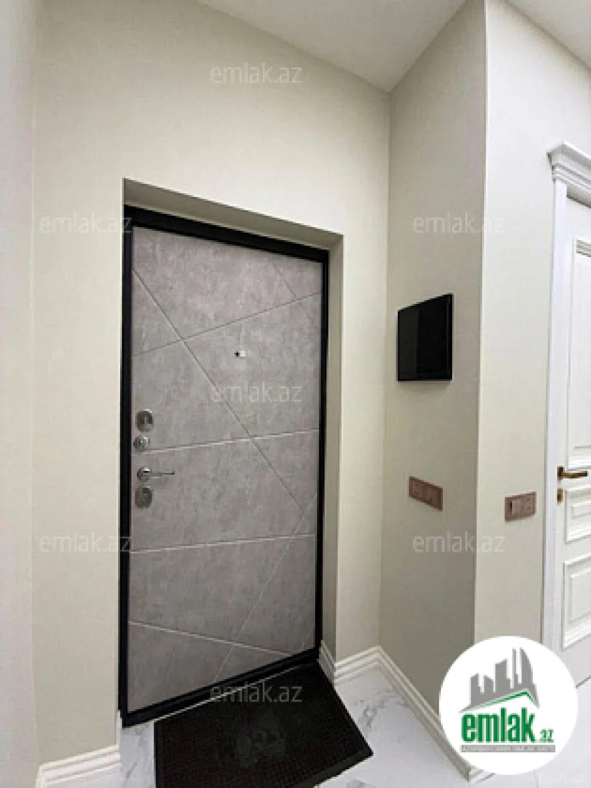 Satılır 3 otaqlı yeni tikili 125 m²