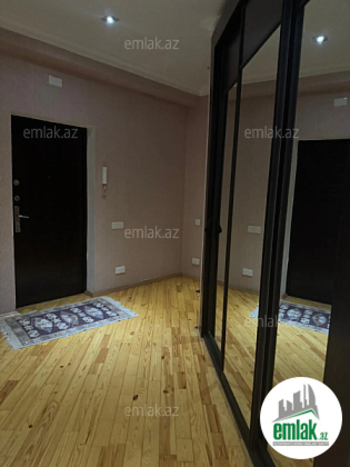 Satılır 3 otaqlı yeni tikili 120 m²