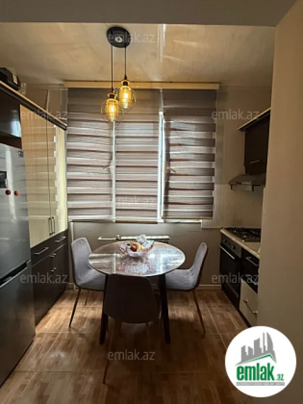 Satılır 3 otaqlı köhnə tikili 85 m²