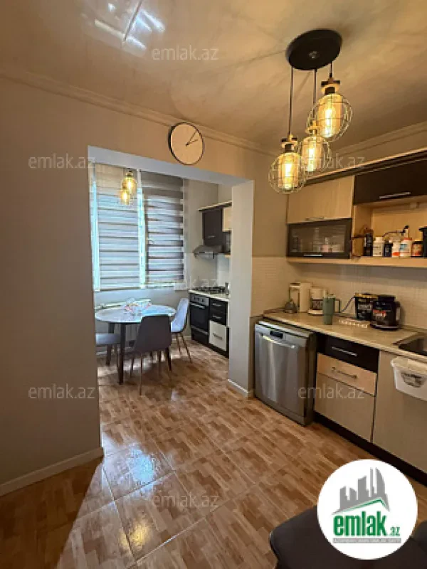 Satılır 3 otaqlı köhnə tikili 85 m²