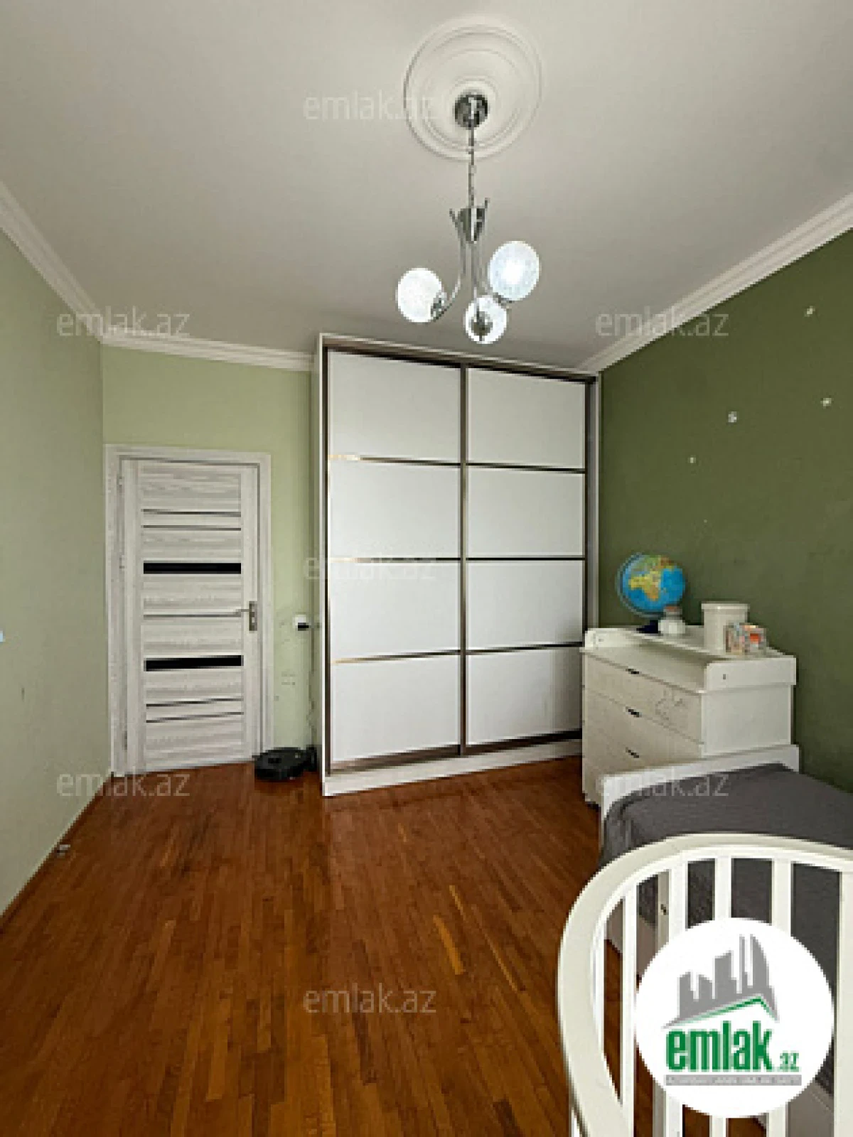 Satılır 3 otaqlı köhnə tikili 85 m²