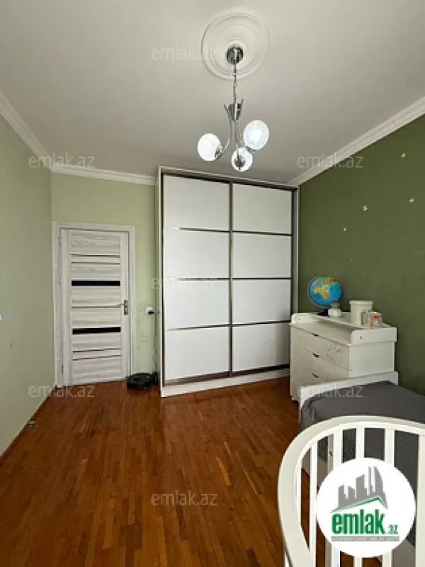 Satılır 3 otaqlı köhnə tikili 85 m²