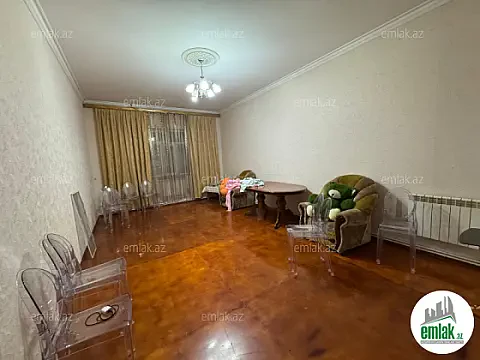 Satılır 8 otaqlı həyət evi 450 m²