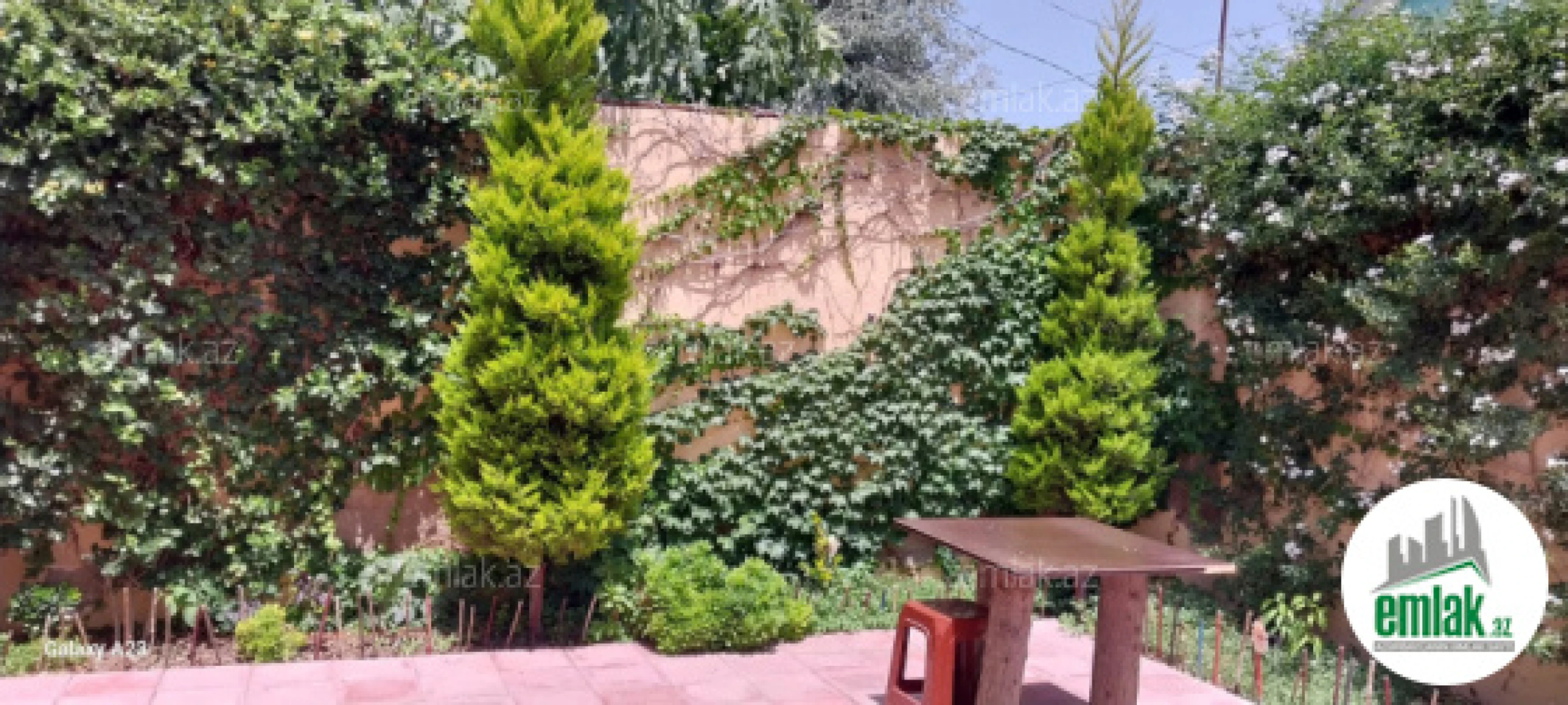 Satılır 4 otaqlı mənzil 100 m²