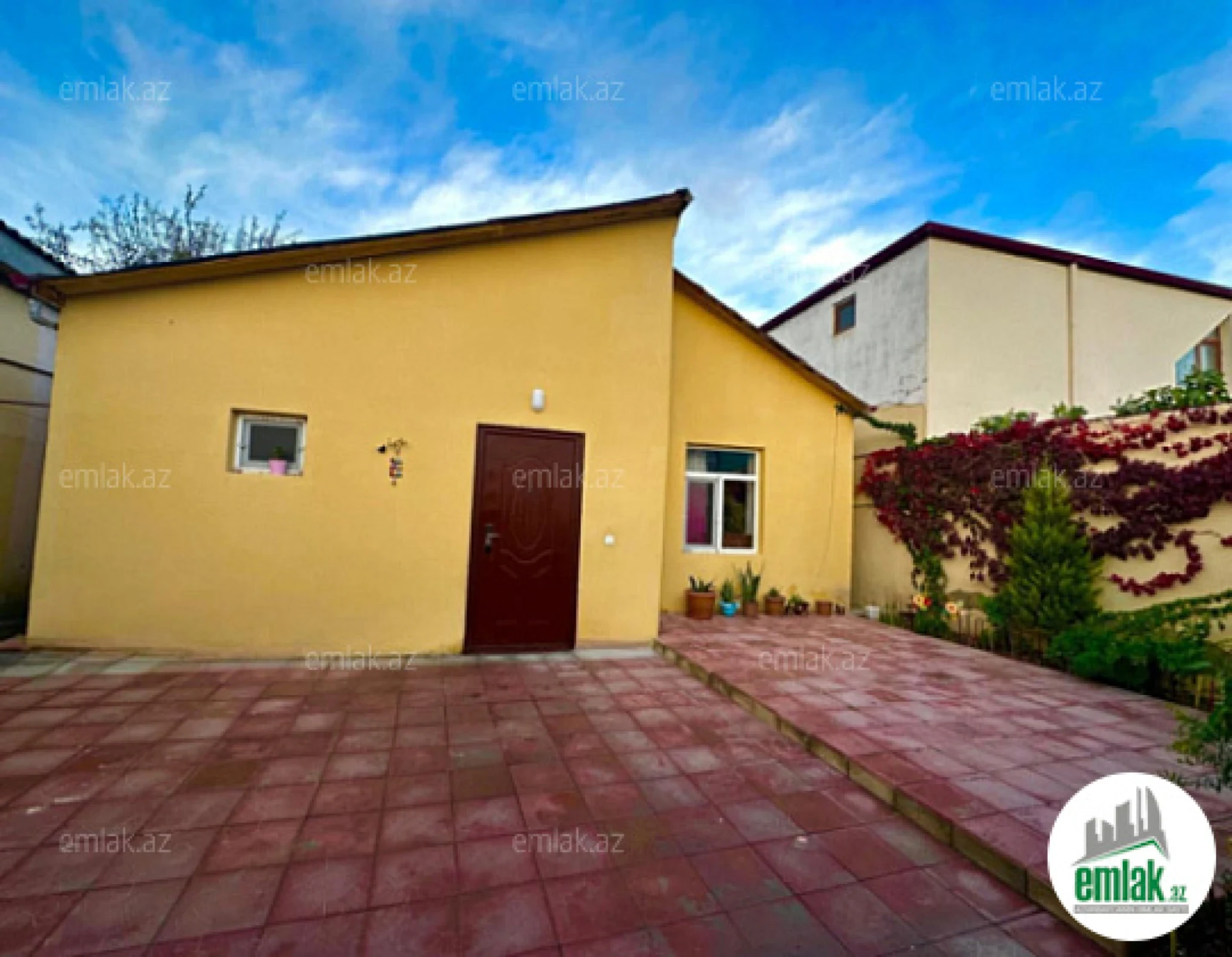 Satılır 4 otaqlı mənzil 100 m²