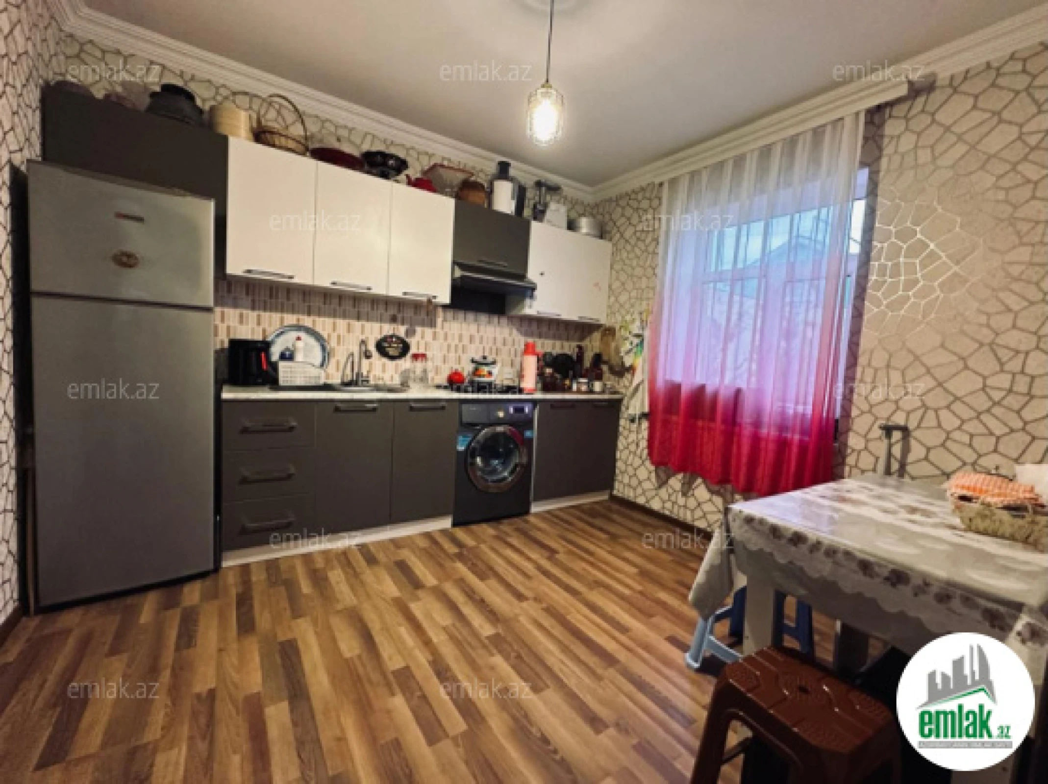 Satılır 4 otaqlı mənzil 100 m²