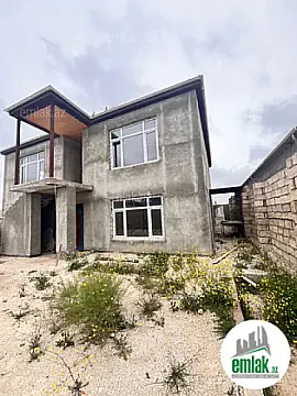 Satılır 10 otaqlı həyət evi 300 m²