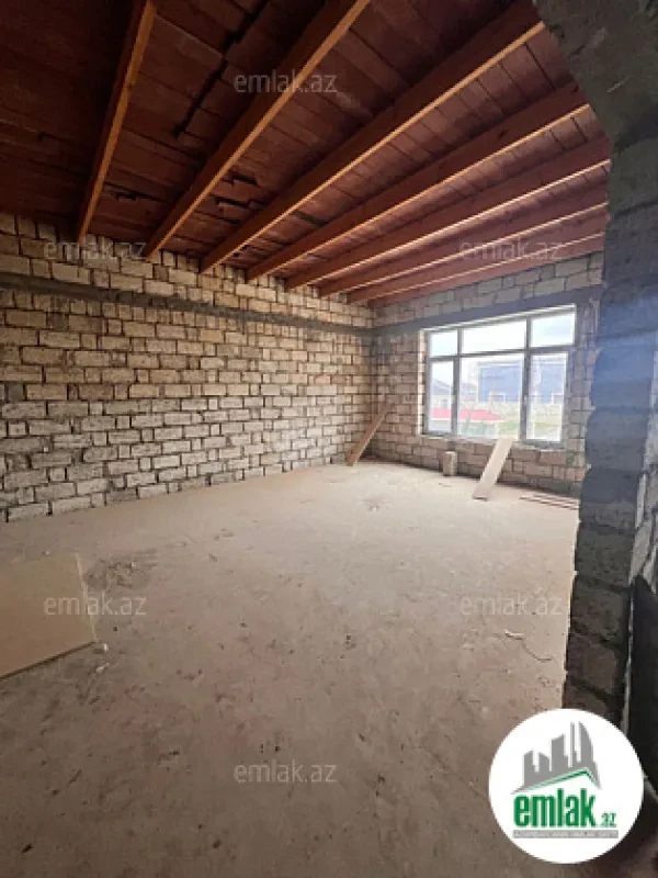 Satılır 10 otaqlı həyət evi 300 m²