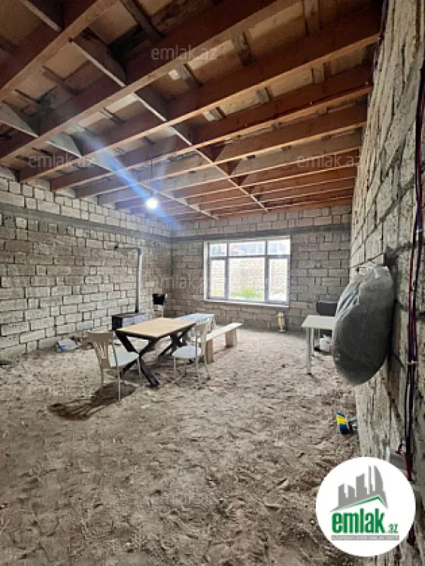 Satılır 10 otaqlı həyət evi 300 m²