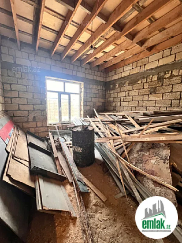 Satılır 10 otaqlı həyət evi 300 m²