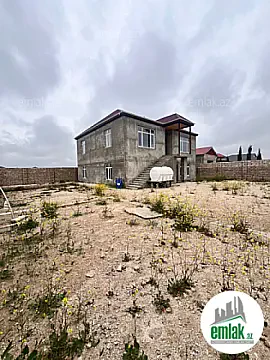 Satılır 10 otaqlı həyət evi 300 m²
