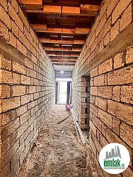 Satılır 10 otaqlı həyət evi 300 m²