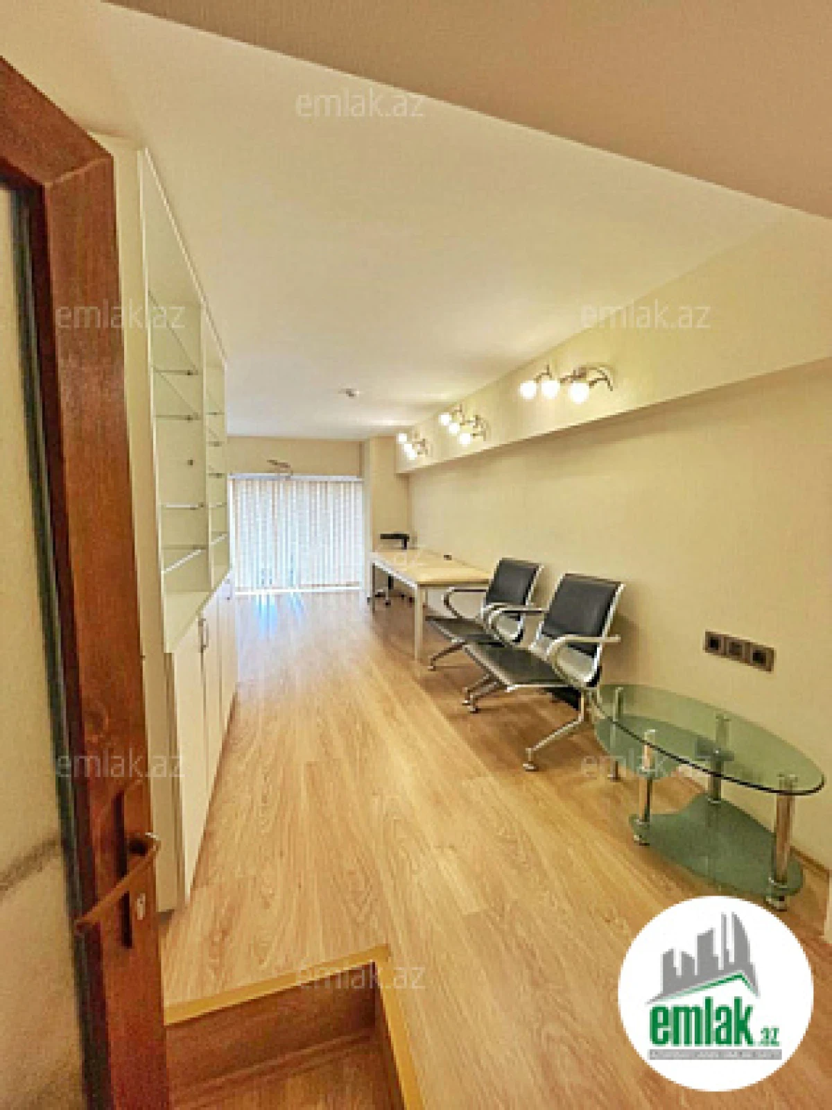Satılır 5 otaqlı ofis 100 m²