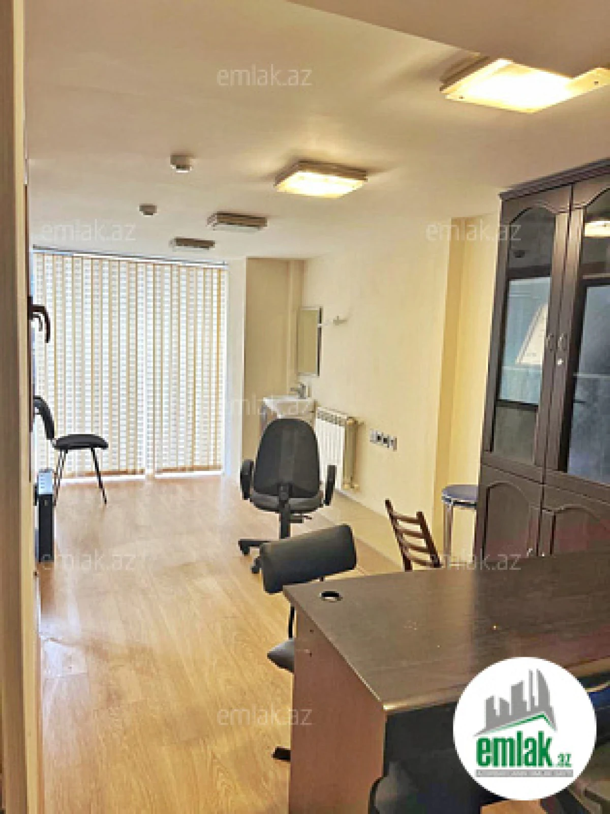 Satılır 5 otaqlı ofis 100 m²