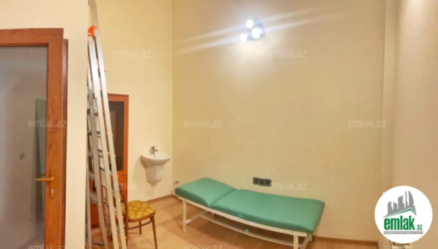 Satılır 5 otaqlı ofis 100 m²