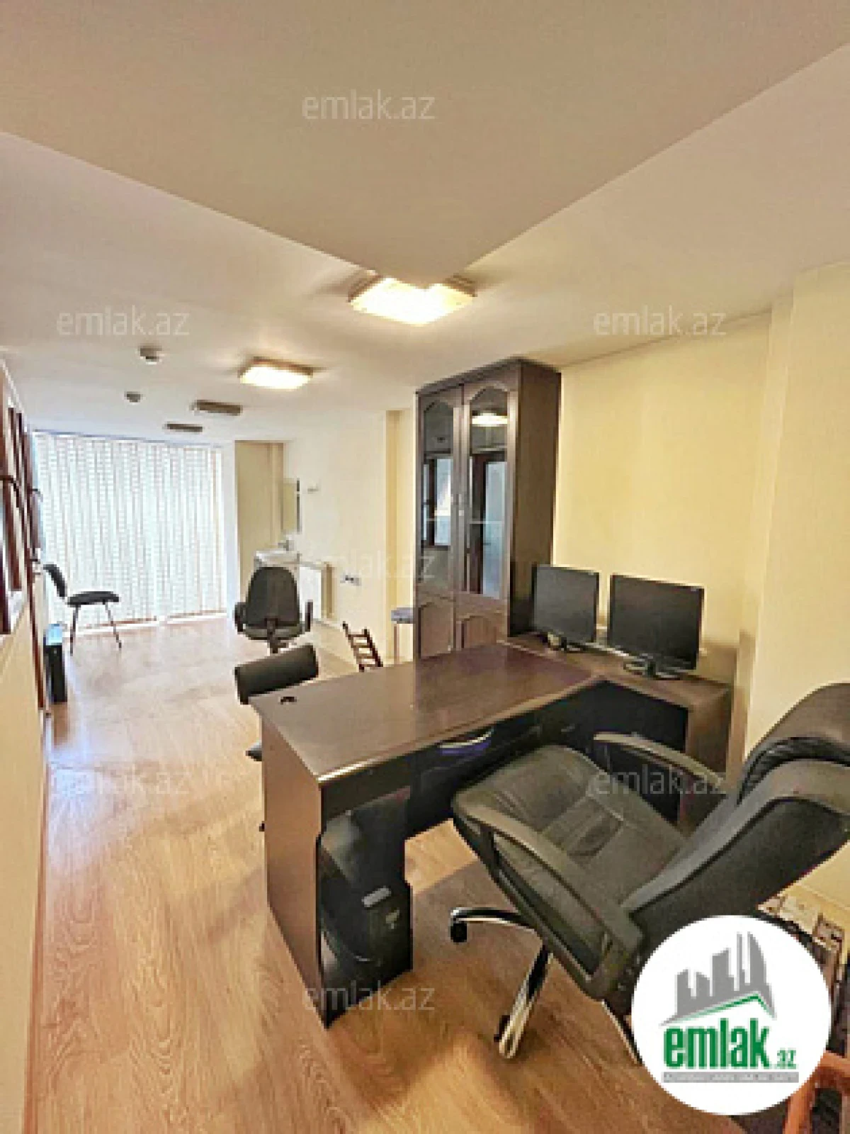 Satılır 5 otaqlı ofis 100 m²