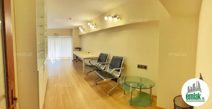 Satılır 5 otaqlı ofis 100 m²