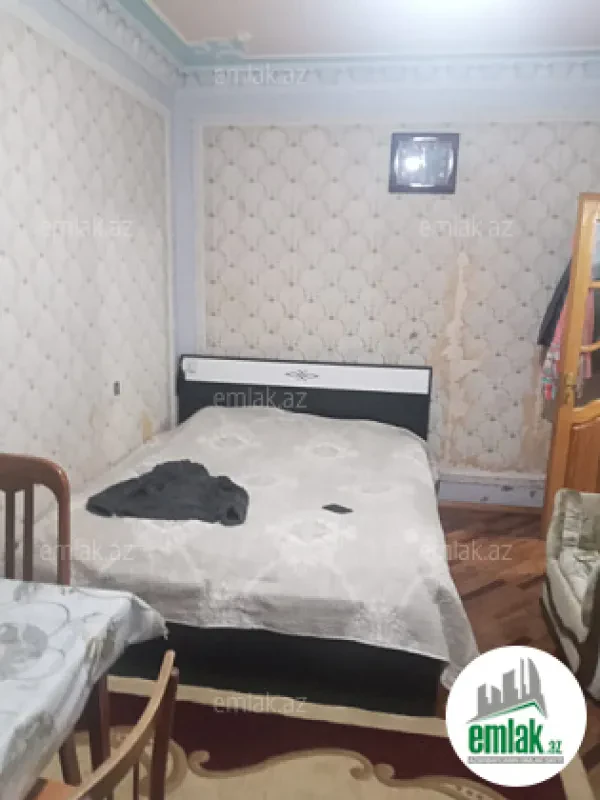 Satılır 2 otaqlı köhnə tikili 62 m²