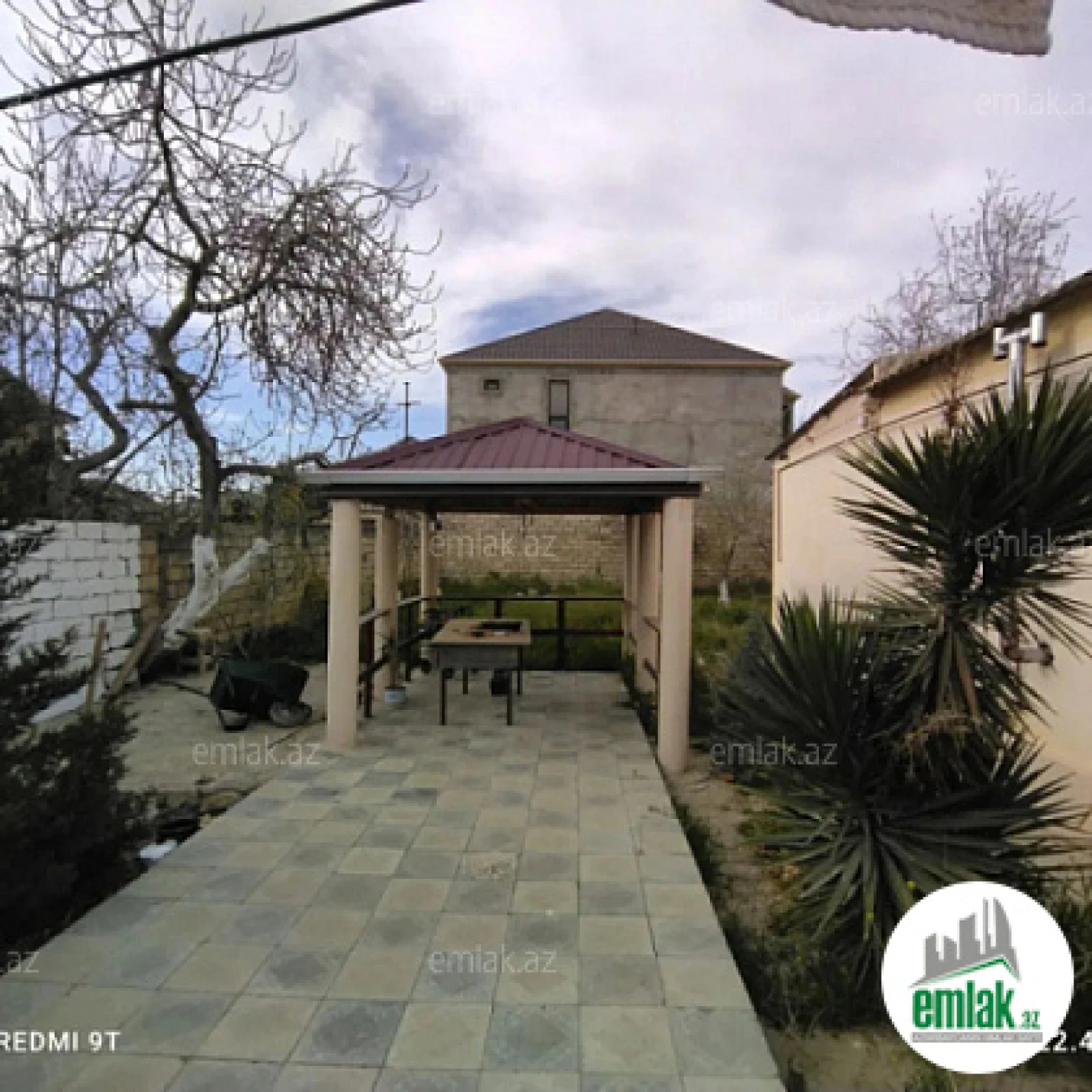Satılır 3 otaqlı həyət evi 500 m²