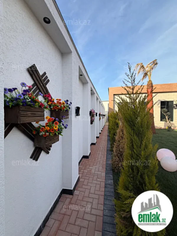Satılır 5 otaqlı mənzil 250 m²