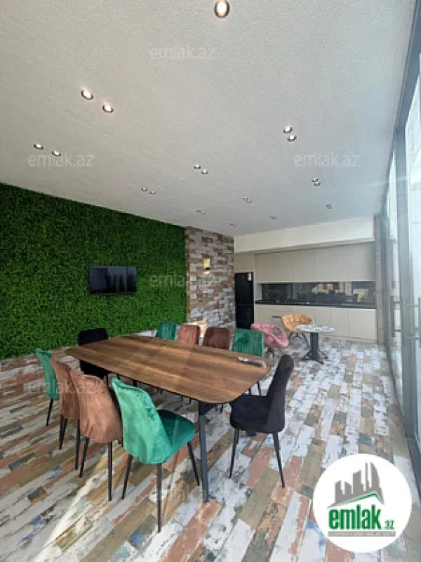 Satılır 5 otaqlı mənzil 250 m²