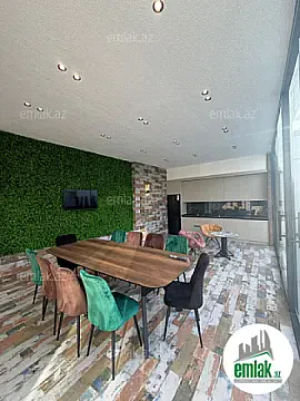Satılır 5 otaqlı mənzil 250 m²
