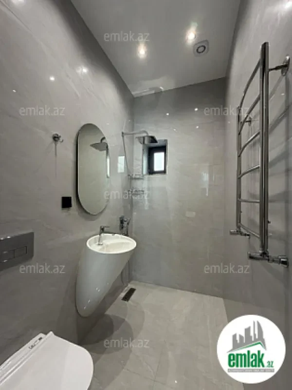 Satılır 5 otaqlı mənzil 250 m²