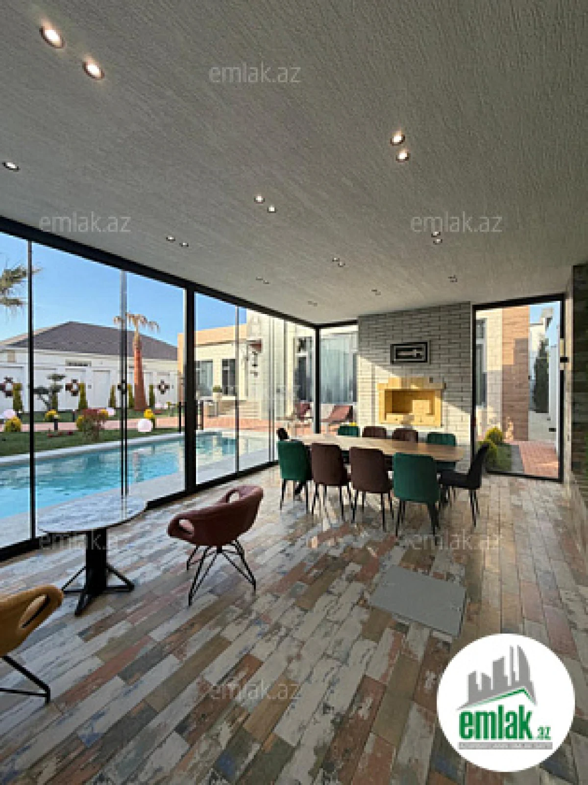 Satılır 5 otaqlı mənzil 250 m²