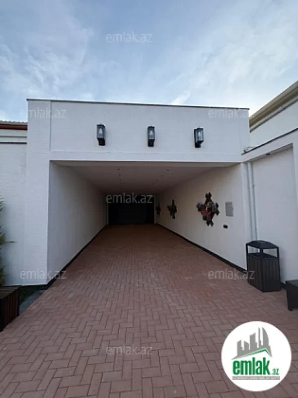 Satılır 5 otaqlı mənzil 250 m²