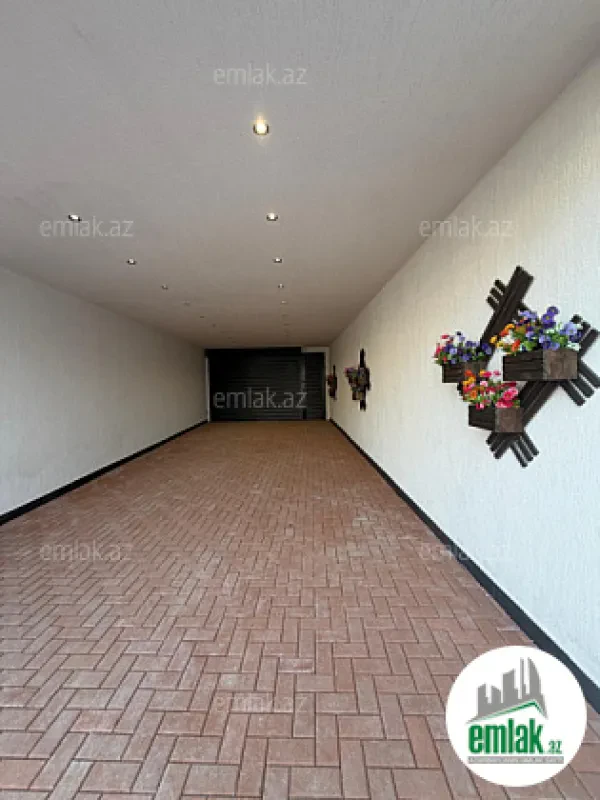 Satılır 5 otaqlı mənzil 250 m²