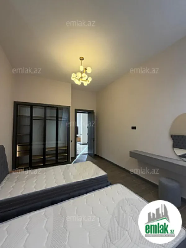 Satılır 5 otaqlı mənzil 250 m²