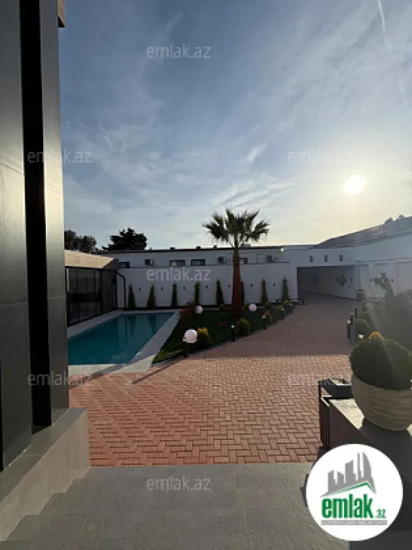 Satılır 5 otaqlı mənzil 250 m²