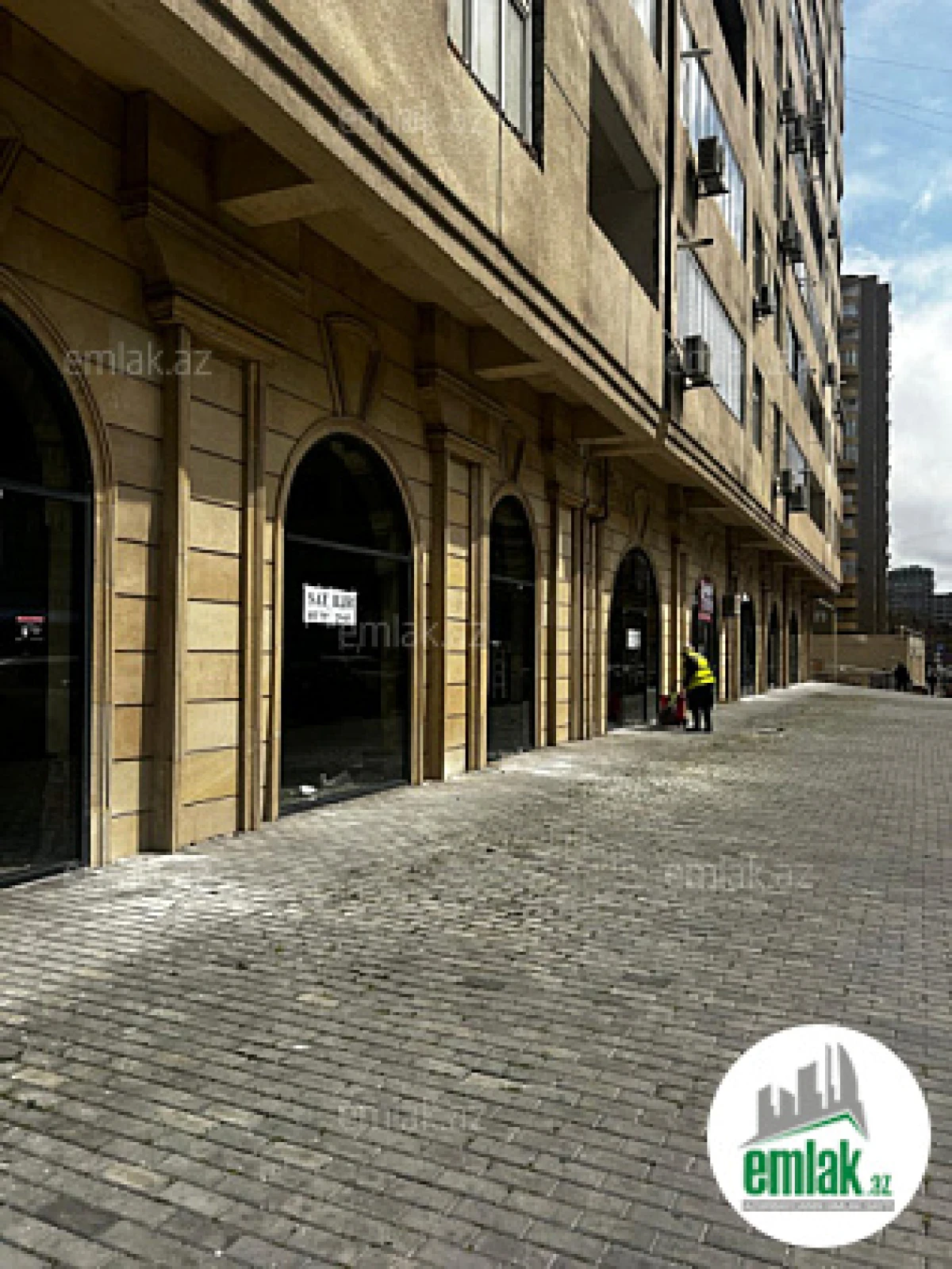 Satılır 2 otaqlı obyekt 184 m²