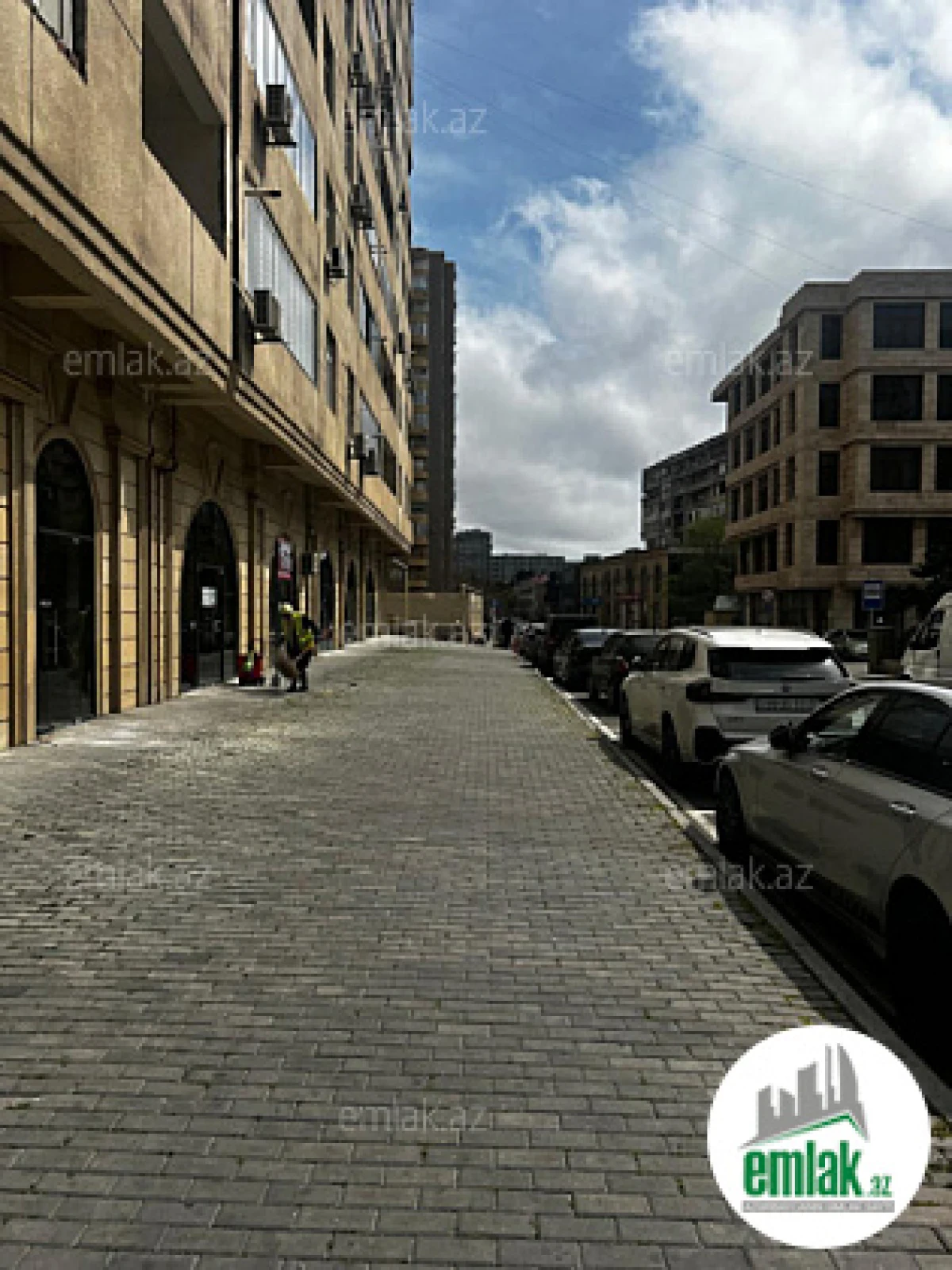 Satılır 2 otaqlı obyekt 184 m²