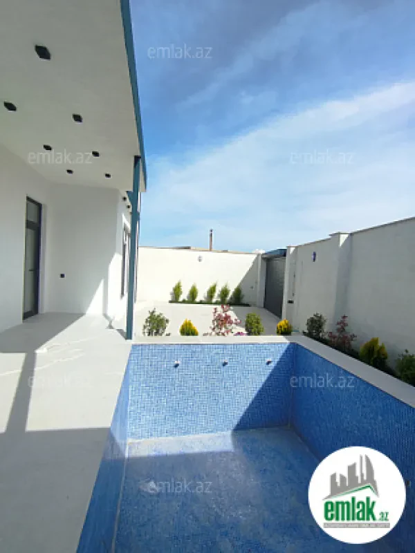 Satılır 4 otaqlı mənzil 120 m²