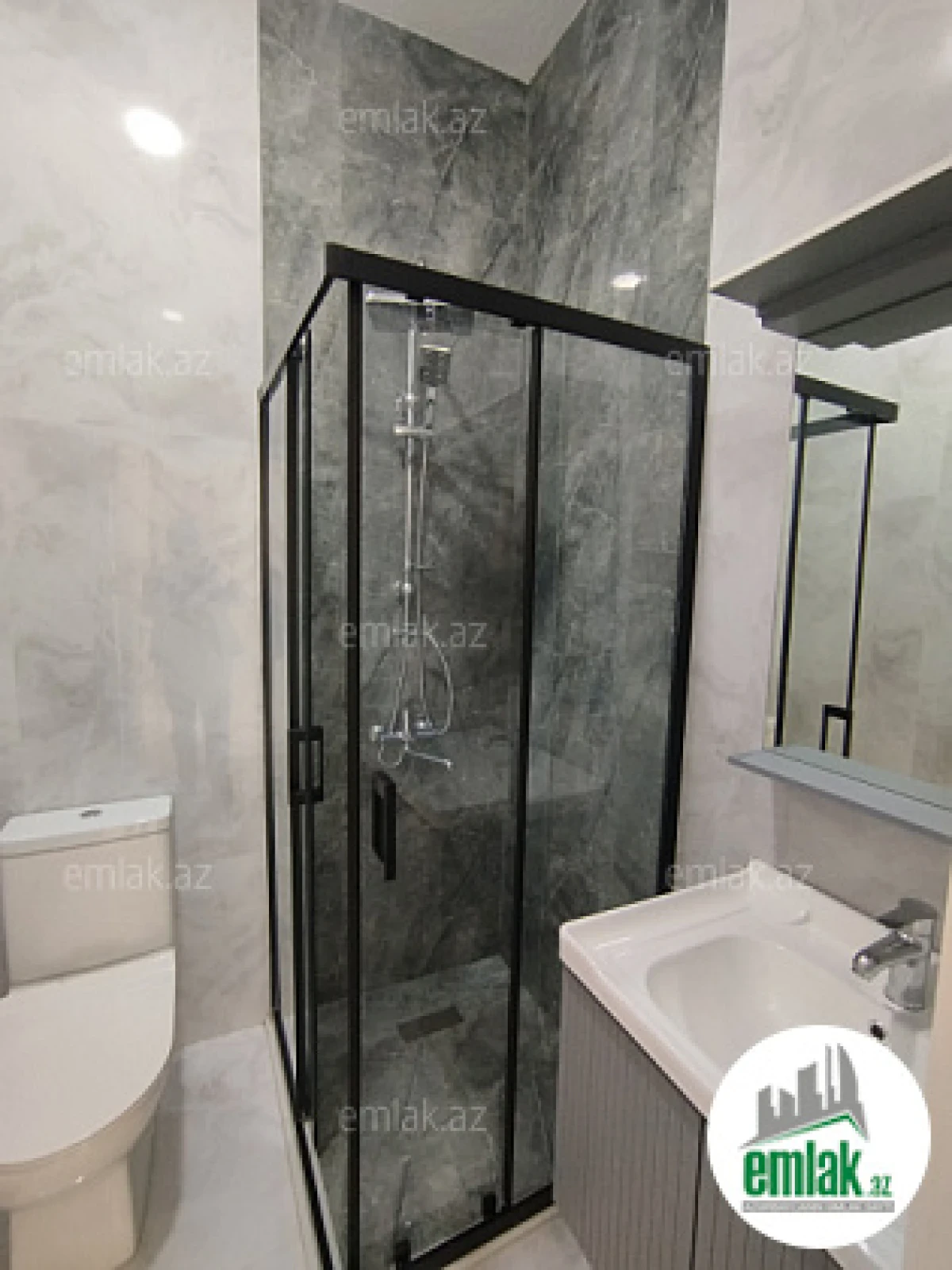 Satılır 4 otaqlı mənzil 120 m²