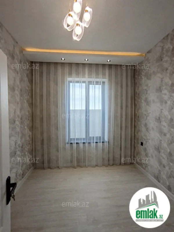 Satılır 4 otaqlı mənzil 120 m²