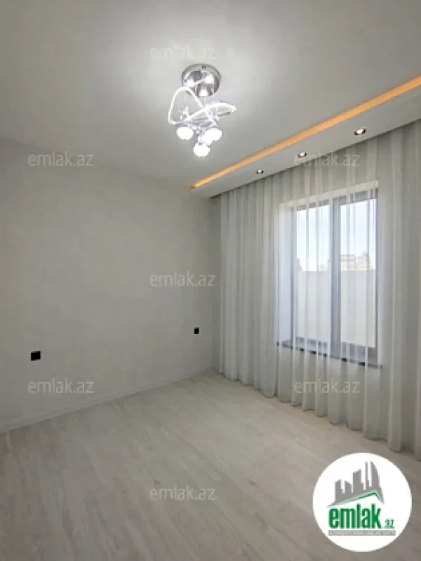 Satılır 4 otaqlı mənzil 120 m²