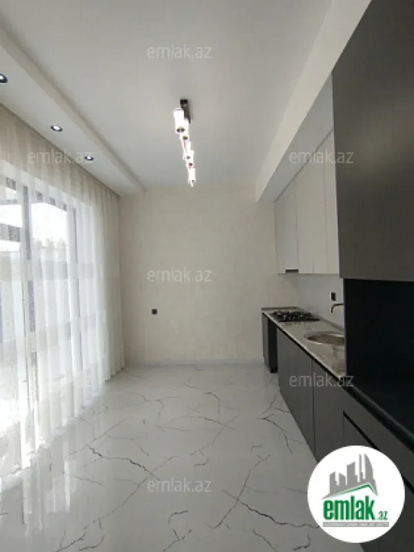 Satılır 4 otaqlı mənzil 120 m²