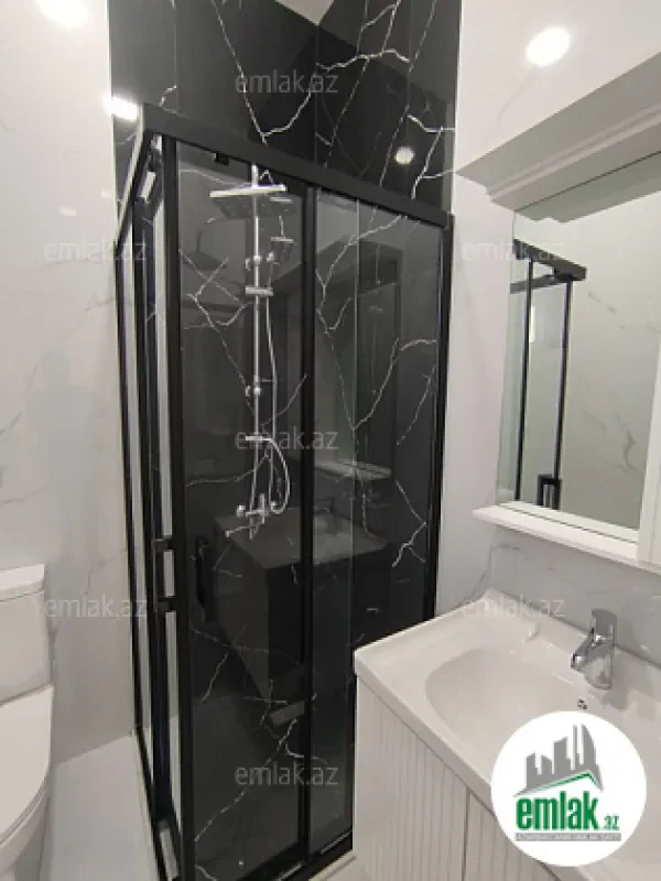 Satılır 4 otaqlı mənzil 120 m²