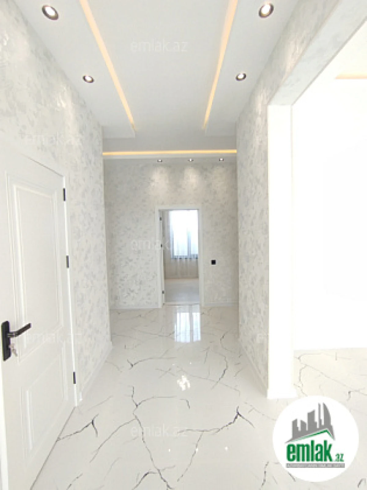 Satılır 4 otaqlı mənzil 120 m²
