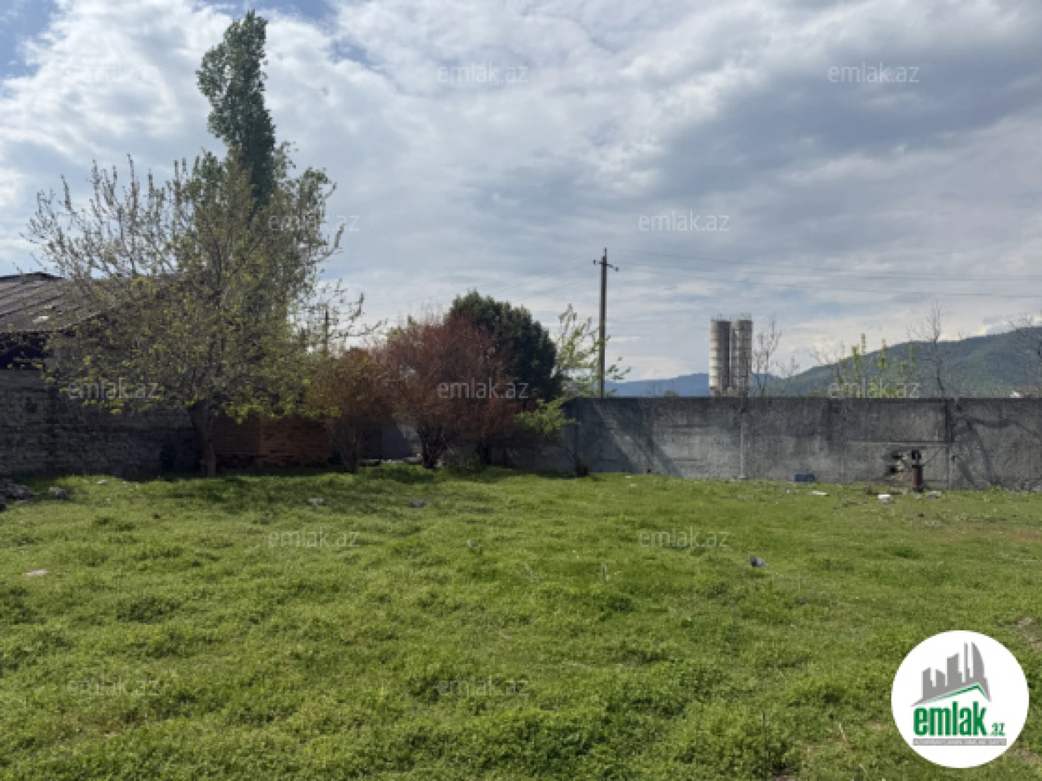 Satılır 1 otaqlı obyekt 42000 m²