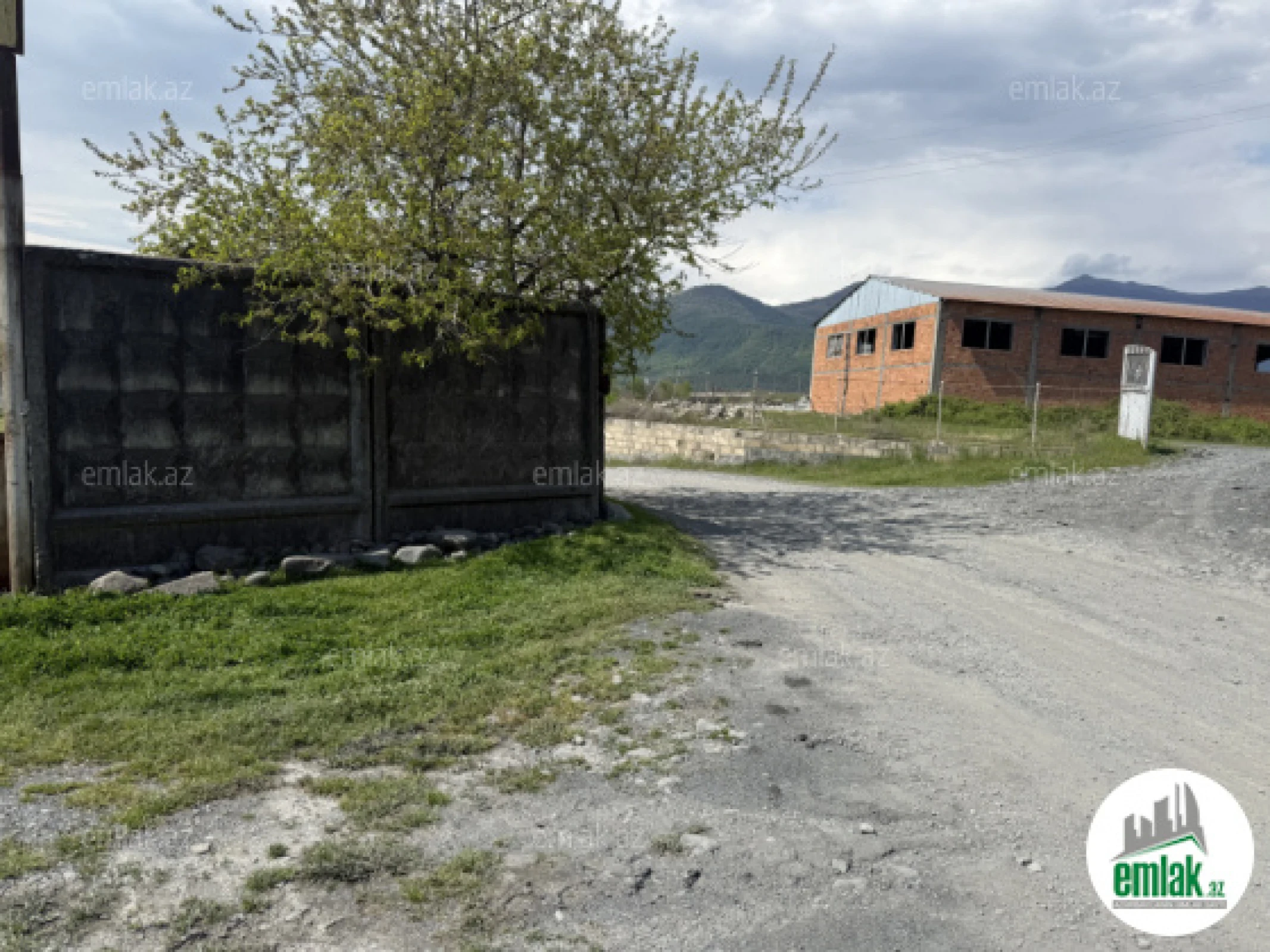 Satılır 1 otaqlı obyekt 42000 m²