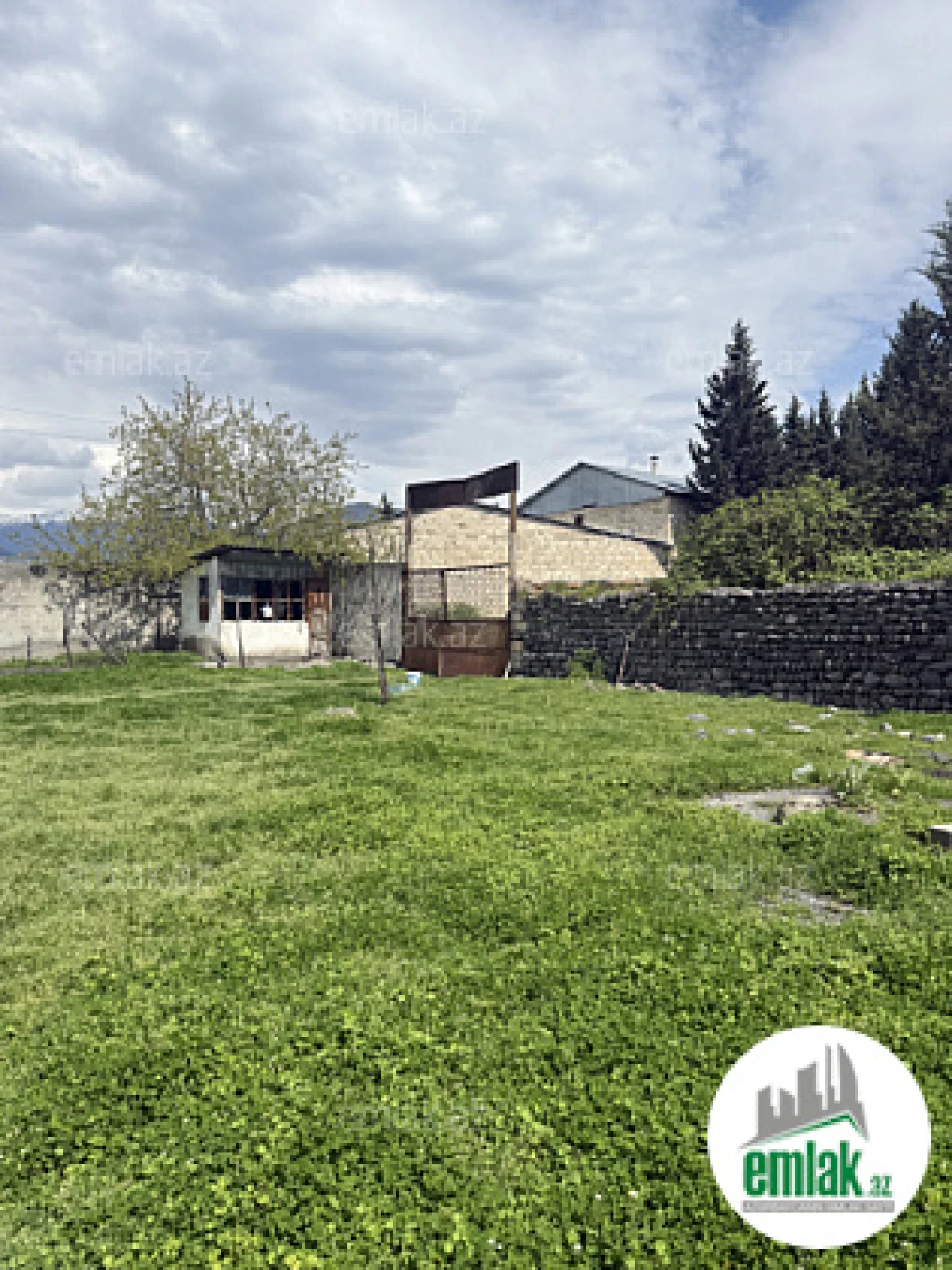 Satılır 1 otaqlı obyekt 42000 m²