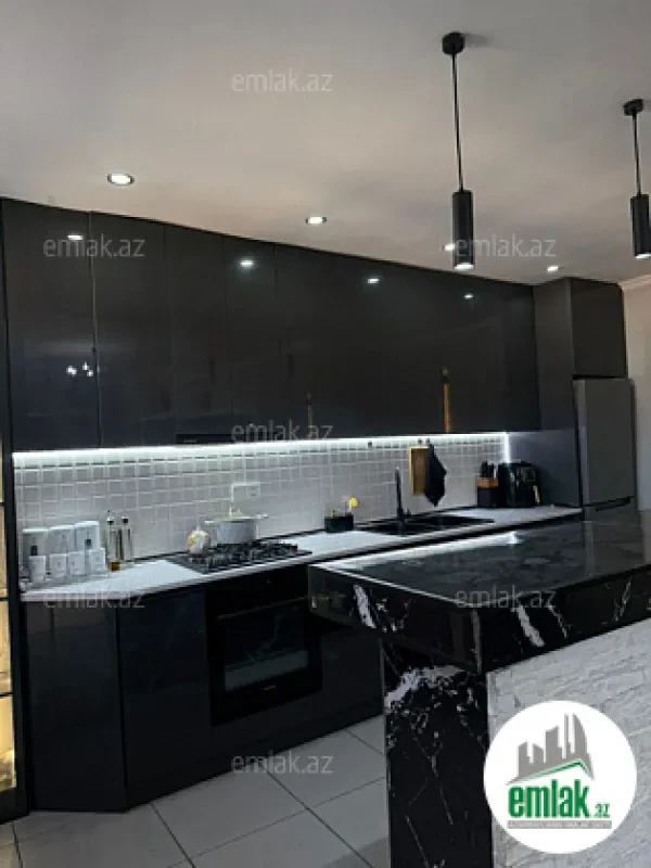 Satılır 6 otaqlı həyət evi 250 m²