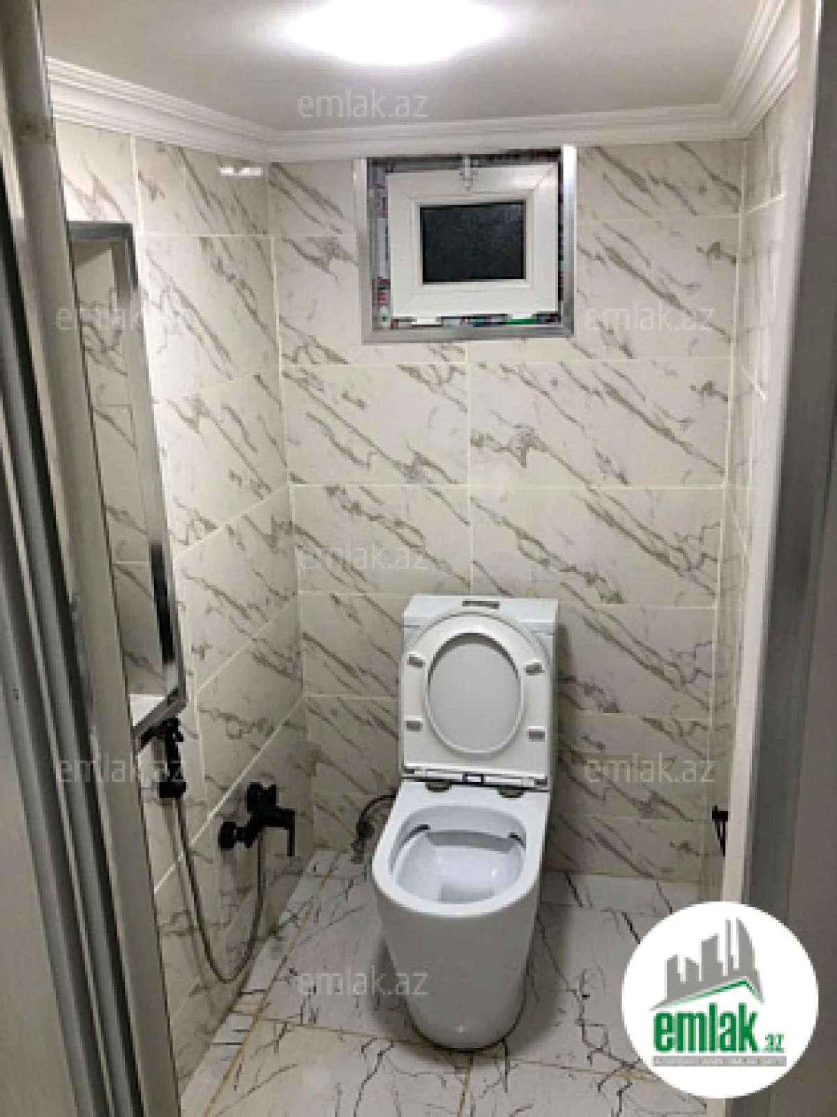 Satılır 6 otaqlı həyət evi 250 m²