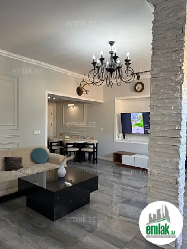 Satılır 6 otaqlı həyət evi 250 m²