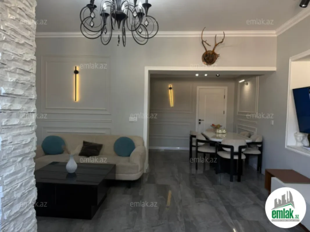 Satılır 6 otaqlı həyət evi 250 m²