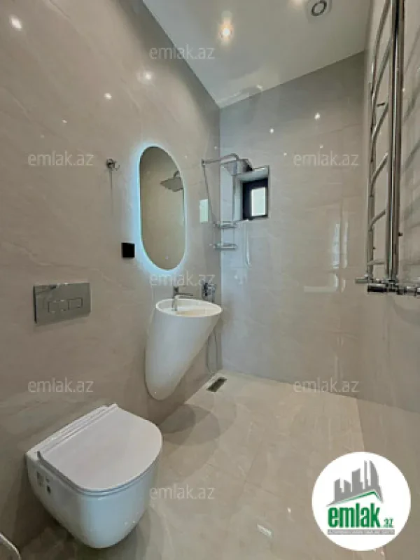 Satılır 5 otaqlı mənzil 270 m²