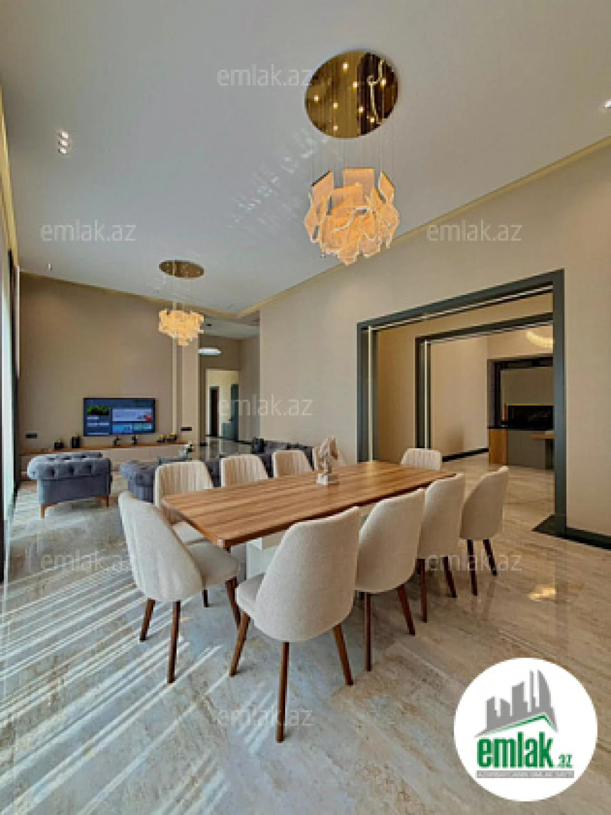 Satılır 5 otaqlı mənzil 270 m²